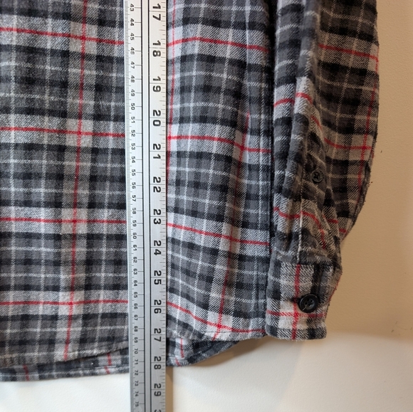 Eddie Bauer Classic Fit Mens M Red Grey Black Plaid Flannel Button Down Shirt - Picture 7 of 9